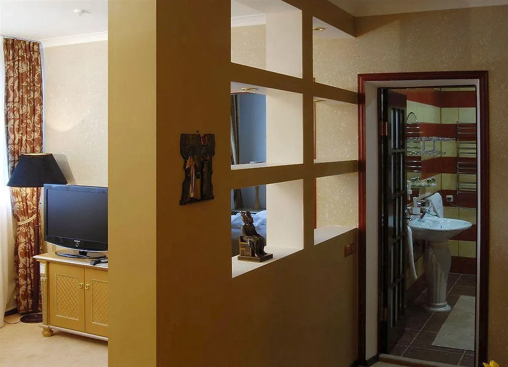 ****  Faraon Floatel Hotel Kiev Ucrânia